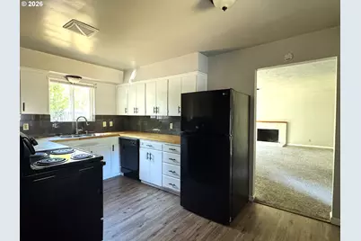 621 Irving Dr, Myrtle Creek, OR 97457 - Photo 9
