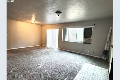 621 Irving Dr, Myrtle Creek, OR 97457 - Photo 5