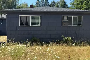 621 Irving Dr, Myrtle Creek, OR 97457 - Photo 3