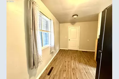 621 Irving Dr, Myrtle Creek, OR 97457 - Photo 7