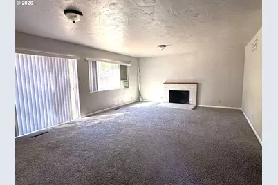 621 Irving Dr, Myrtle Creek, OR 97457 - Photo 3