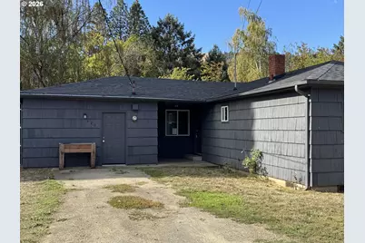 621 Irving Dr, Myrtle Creek, OR 97457 - Photo 1