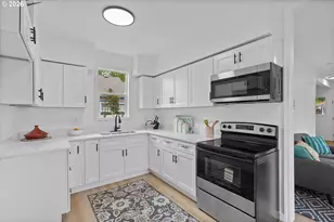 9828 SE Ellis St, Portland, OR 97266 - Photo 13