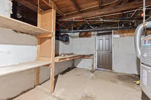 9828 SE Ellis St, Portland, OR 97266 - Photo 33