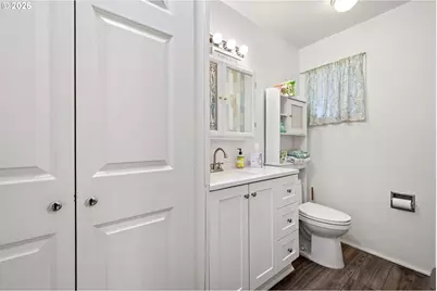 808 N 10th St, Cottage Grove, OR 97424 - Photo 13