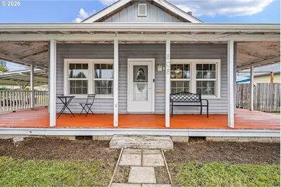 808 N 10th St, Cottage Grove, OR 97424 - Photo 3