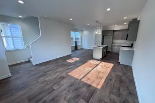360 SE Shetterly Dr, Dallas, OR 97338 - Photo 3