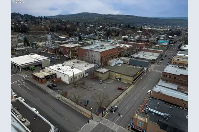212 E 2nd St, The Dalles, OR 97058 - Photo 7