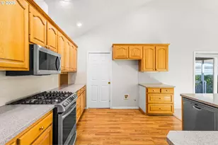731 Aeronca St, Independence, OR 97351 - Photo 11