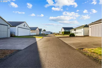 731 Aeronca St, Independence, OR 97351 - Photo 37