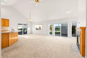 731 Aeronca St, Independence, OR 97351 - Photo 5