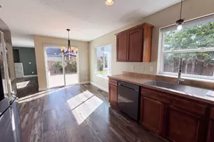 1113 SW Sequoia Ln, Dallas, OR 97338 - Photo 3