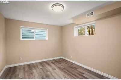 12040 NW Lovejoy St, Portland, OR 97229 - Photo 15