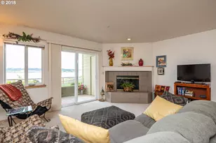 129 N Hayden Bay Dr, Portland, OR 97217 - Photo 15