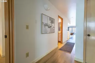 129 N Hayden Bay Dr, Portland, OR 97217 - Photo 9