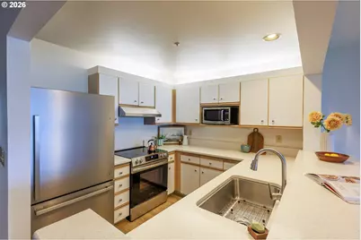 129 N Hayden Bay Dr #BLDG  F, Portland, OR 97217 - Photo 11
