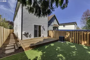 8806 N Fiske Ave, Portland, OR 97203 - Photo 25