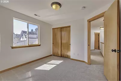 8806 N Fiske Ave, Portland, OR 97203 - Photo 19