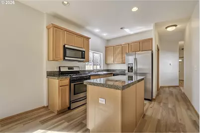 8806 N Fiske Ave, Portland, OR 97203 - Photo 7