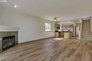 8806 N Fiske Ave, Portland, OR 97203 - Photo 3