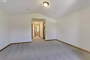 8806 N Fiske Ave, Portland, OR 97203 - Photo 13