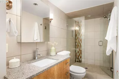 2041 NE Mason St, Portland, OR 97211 - Photo 37