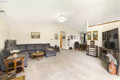 247 SW Manzanita St, McMinnville, OR 97128 - Photo 9