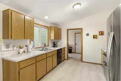 247 SW Manzanita St, McMinnville, OR 97128 - Photo 17