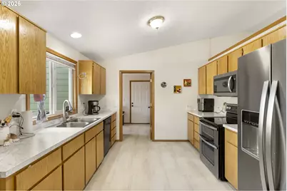 247 SW Manzanita St, McMinnville, OR 97128 - Photo 15