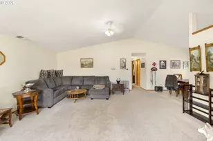 247 SW Manzanita St, McMinnville, OR 97128 - Photo 7