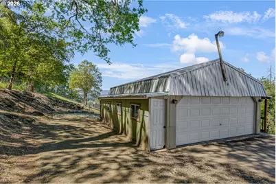 331 Hemlock Ln, Roseburg, OR 97471 - Photo 11