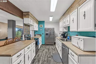 331 Hemlock Ln, Roseburg, OR 97471 - Photo 17