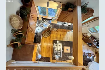 31640 Spruce Dr, Gold Beach, OR 97444 - Photo 9