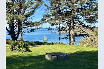 31640 Spruce Dr, Gold Beach, OR 97444 - Photo 3