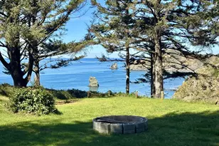 31640 Spruce Dr, Gold Beach, OR 97444 - Photo 3