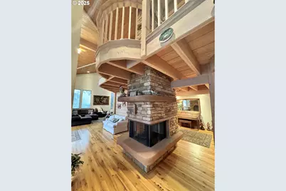 31640 Spruce Dr, Gold Beach, OR 97444 - Photo 15