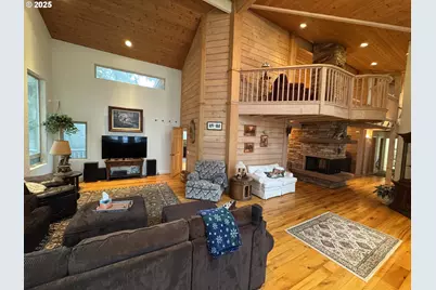 31640 Spruce Dr, Gold Beach, OR 97444 - Photo 13