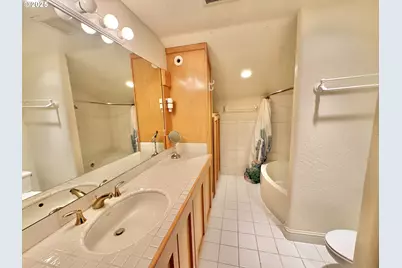 31640 Spruce Dr, Gold Beach, OR 97444 - Photo 33