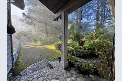 31640 Spruce Dr, Gold Beach, OR 97444 - Photo 3