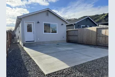 158 SE Mosher Ave, Roseburg, OR 97470 - Photo 23