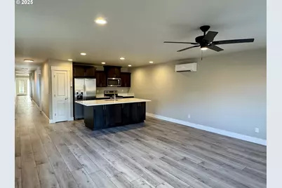 158 SE Mosher Ave, Roseburg, OR 97470 - Photo 3