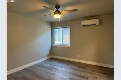 158 SE Mosher Ave, Roseburg, OR 97470 - Photo 11