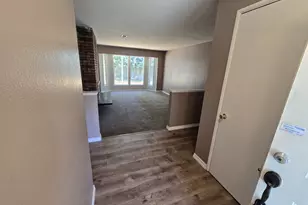 4002 Oak St, Longview, WA 98632 - Photo 9