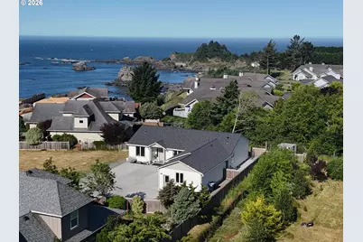 7205 Edge Cliff Dr, Brookings, OR 97415 - Photo 1