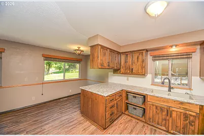 27340 Parkdale Rd, Rainier, OR 97048 - Photo 9