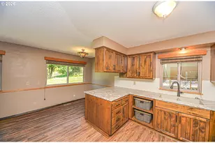 27340 Parkdale Rd, Rainier, OR 97048 - Photo 9