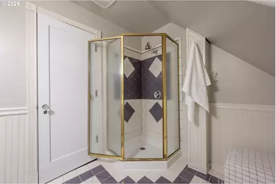 1725 N Sumner St, Portland, OR 97217 - Photo 37