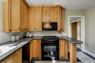 1725 N Sumner St, Portland, OR 97217 - Photo 17