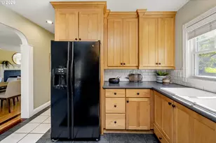 1725 N Sumner St, Portland, OR 97217 - Photo 15