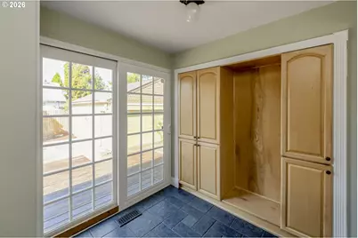 1725 N Sumner St, Portland, OR 97217 - Photo 21